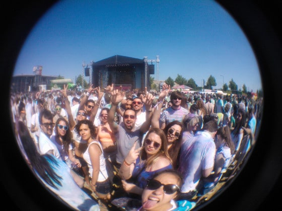 Fisheye_Holi_Crowd